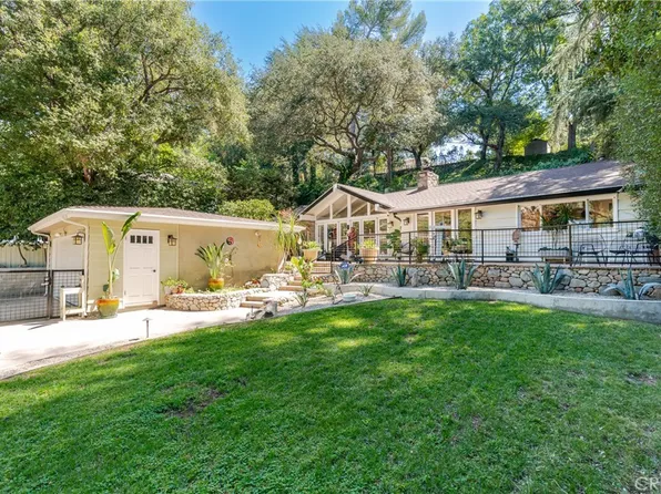 5220 Palm Dr, La Canada Flintridge, CA 91011