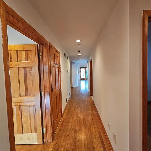 120 Johnson Ave — Photo 11