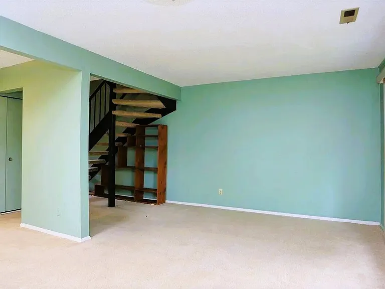 220 Elizabeth St #D4 — Photo 7