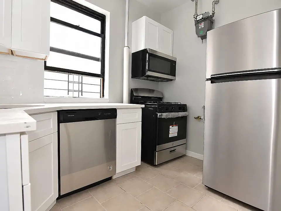571 W 159th St #18