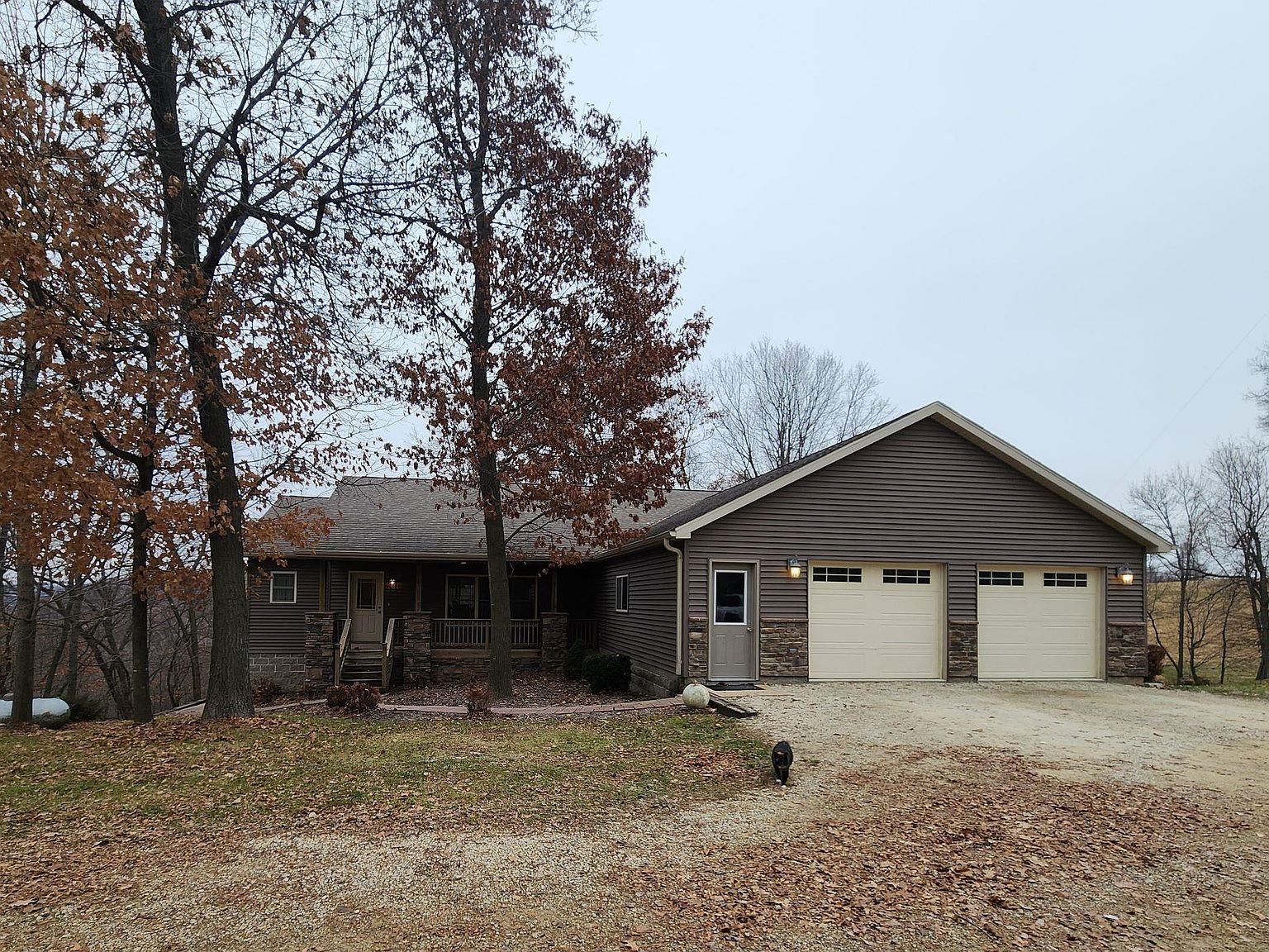 866 Cooks Rd, Waukon, IA 52172 | Zillow