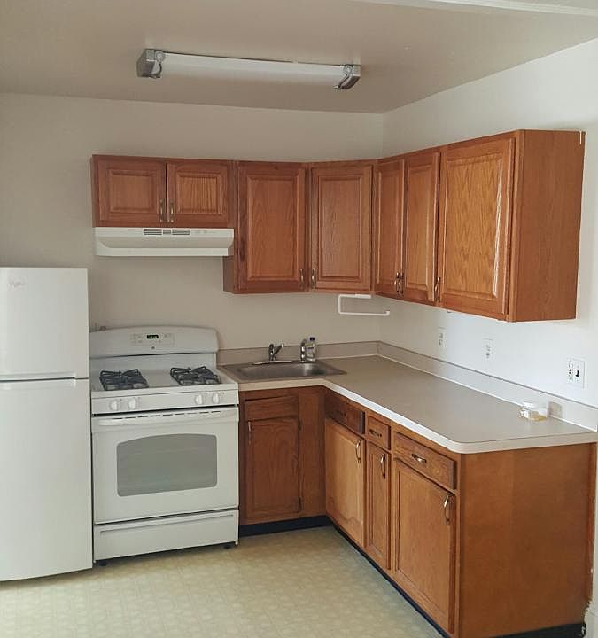 1st image of 816 W 11th St APT 5