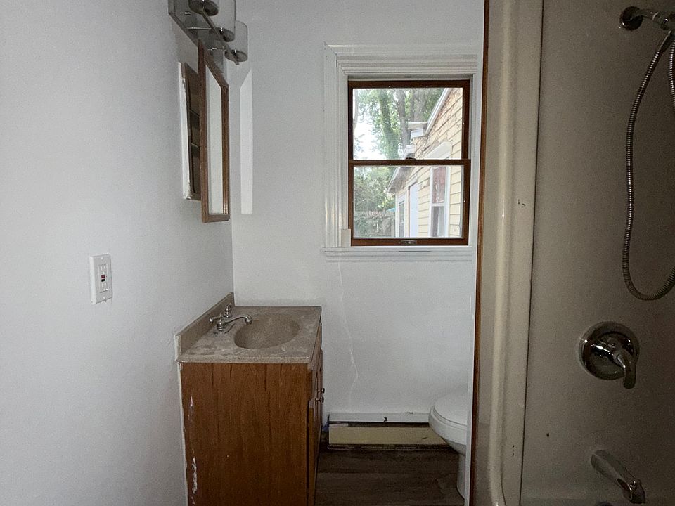 1st image of 117-119 N College St #1
