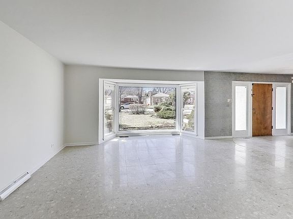 5th image of 9643 Tripp Ave