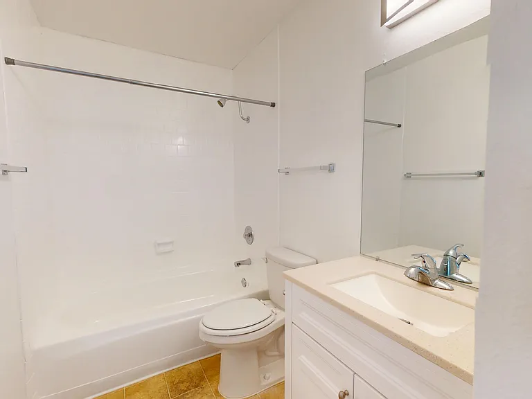 2055 Sacramento Street — Photo 4