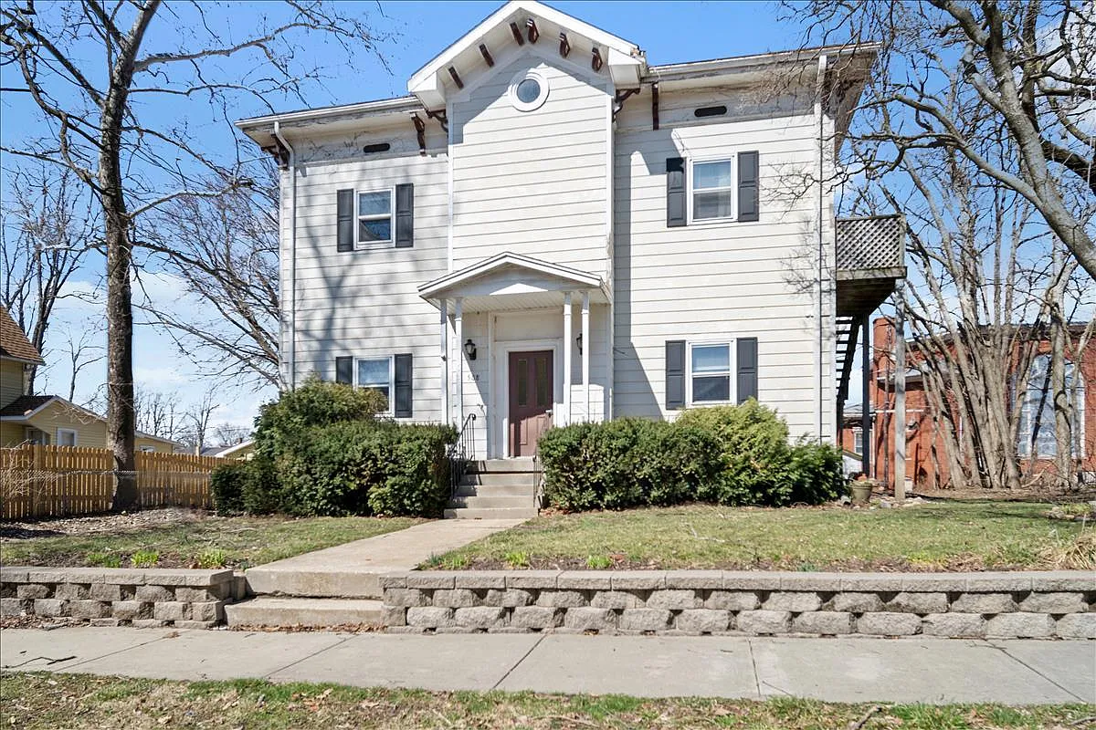 508 Douglas St photo 1