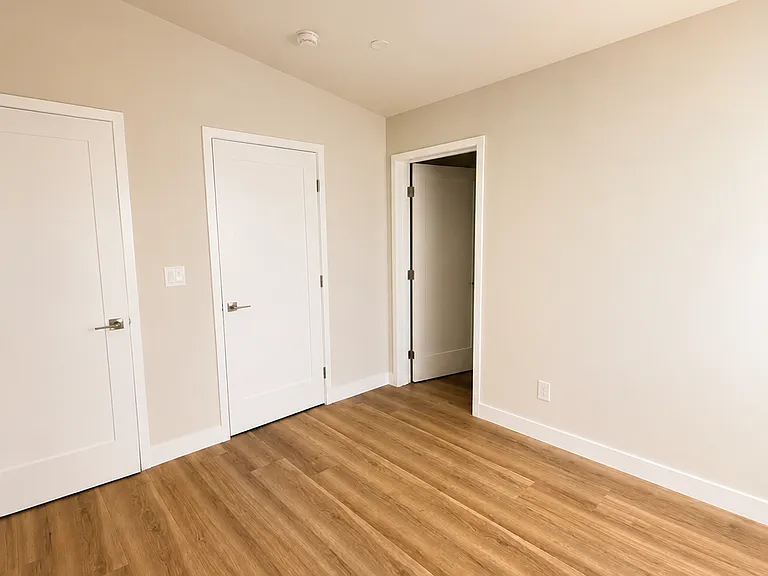 5019 Elmwood Ave #5019 — Photo 5