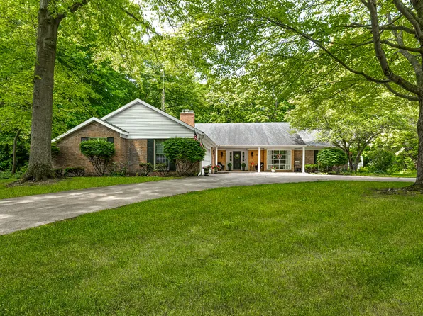 4396 Laurel Dr, Saint Joseph, MI 49085