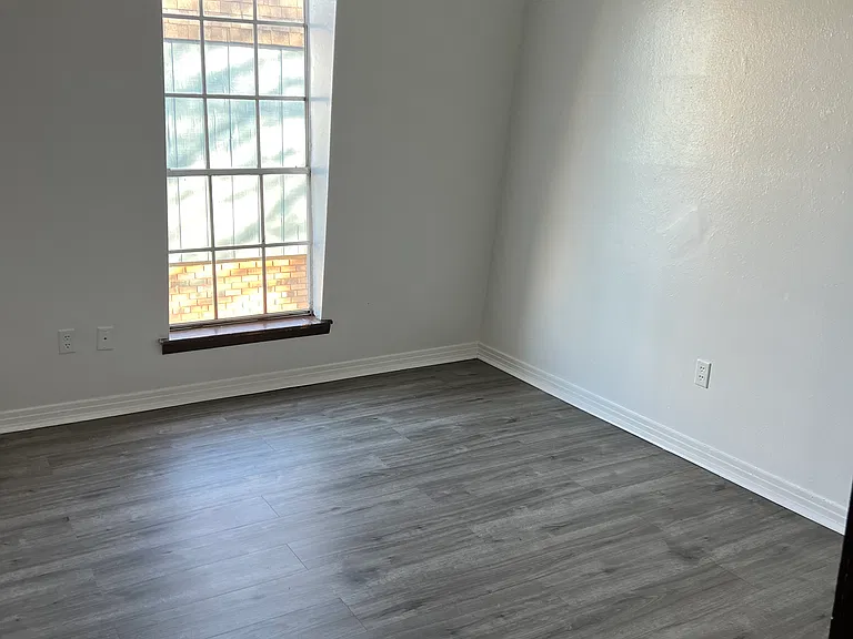 2718 Jasper St — Photo 10