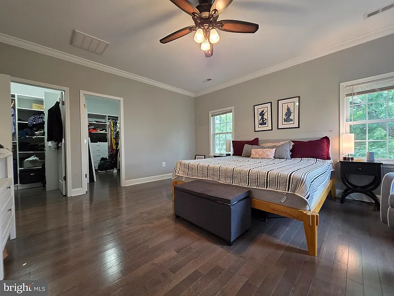 1138 S Harrison St — Photo 15