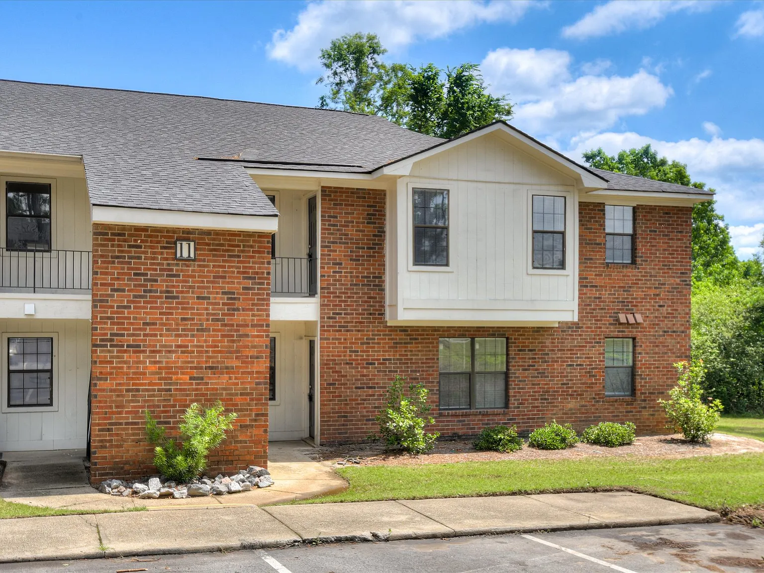 Hunters Run Apartments — Photo 1