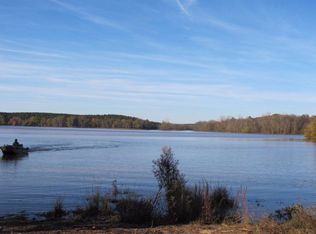 1808 Ridge Rd, Hodges, SC 29653