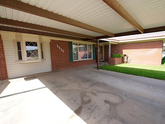 2nd image of 1515 E Everglade Ave