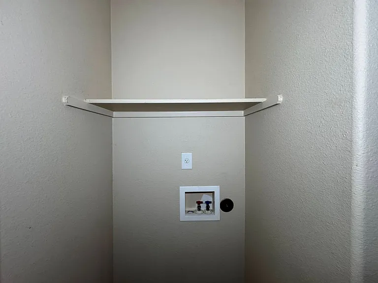 4305 Cambridge Dr — Photo 6