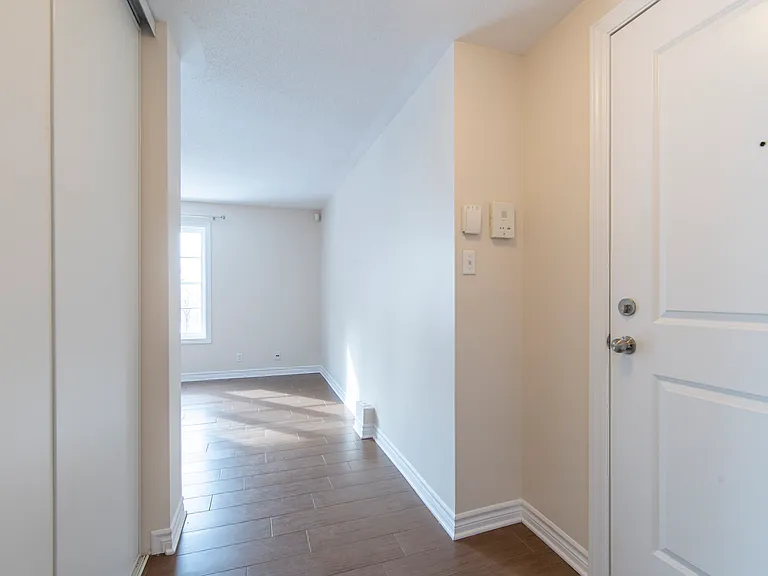 307 Lebreton St S — Photo 13