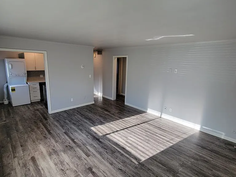 221 N Quince St — Photo 17