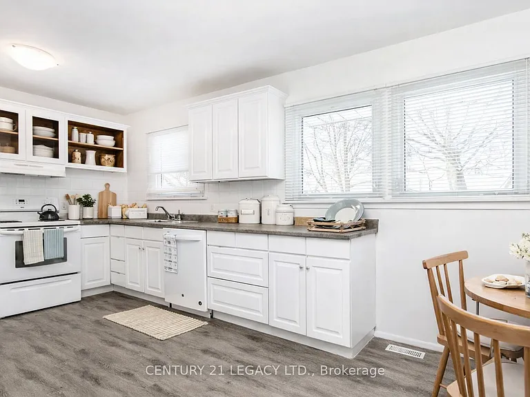 62 Woodelm Dr — Photo 11