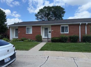 8689 Sterling, Center Line, MI 48015