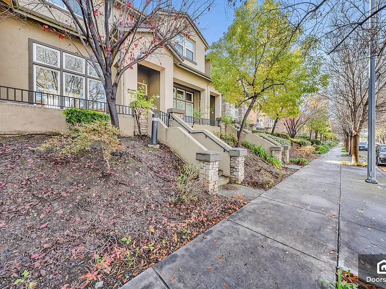 1164 McKay Dr — Photo 7