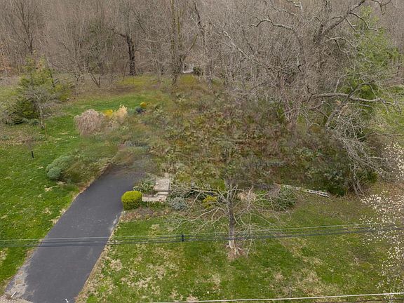 5th image of 10810 Deerfield Rd
