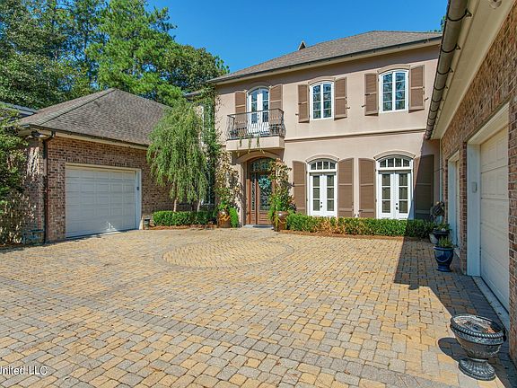 4th image of 18 Waterford Dr