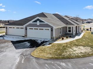 532 Hunter Oaks BOULEVARD #0502, Watertown, WI