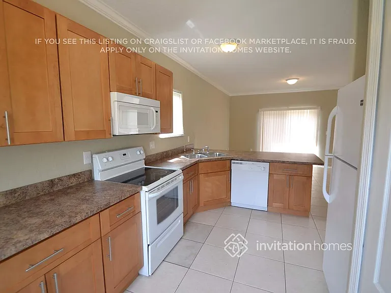 9106 NW 169th St — Photo 5