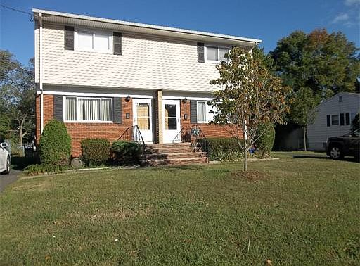 2nd image of 218-220 3rd St