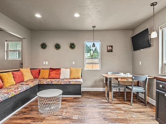 Open living area - View from Kitchen