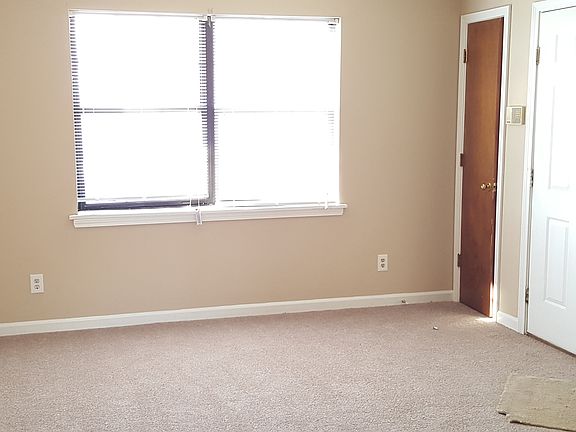 3rd image of 445 Lenney Dr APT 1