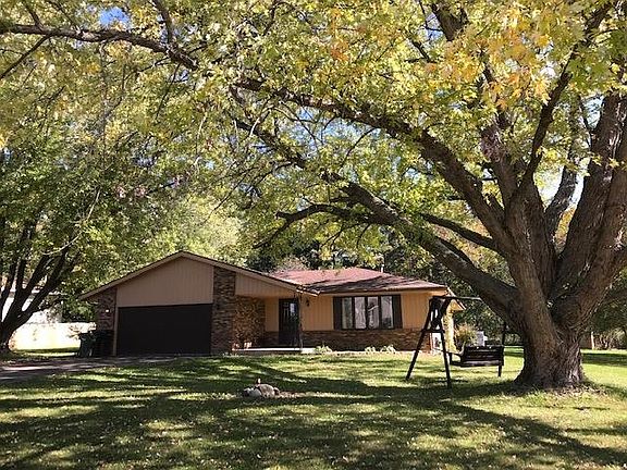 2nd image of 4023 Fox Hills Dr