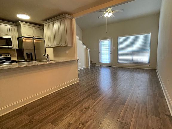 2nd image of 208 Long Plantation Blvd APT J