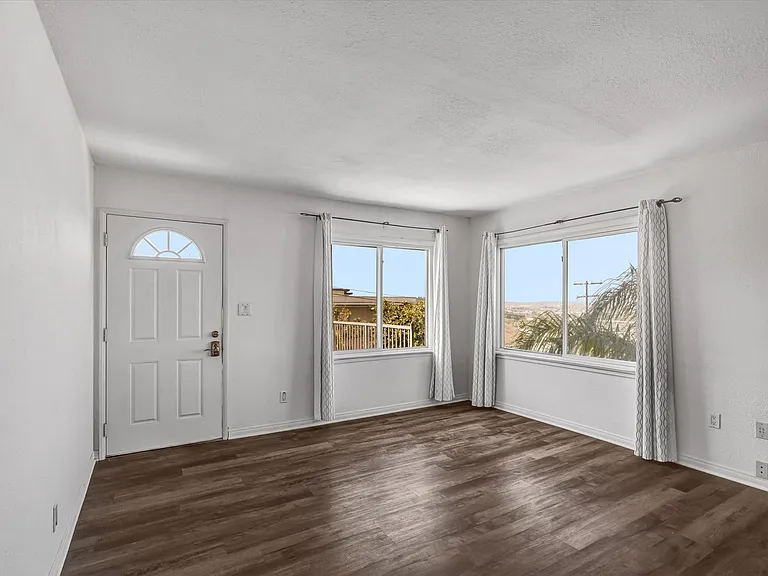 5860 - 5864 Mildred Street — Photo 25