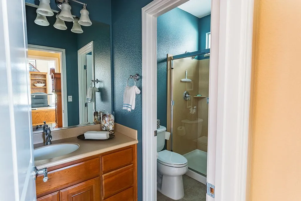 4 bed, 3142 sqft, $3,500 — Photo 2
