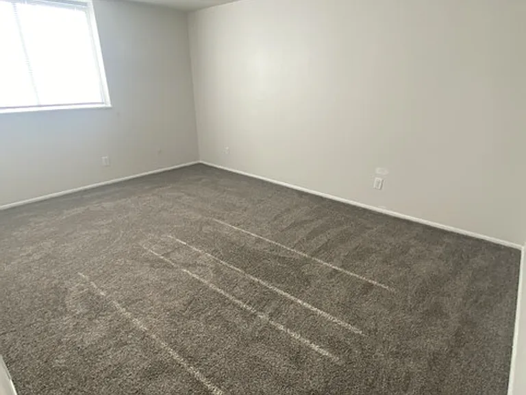516 W Mulberry St — Photo 15