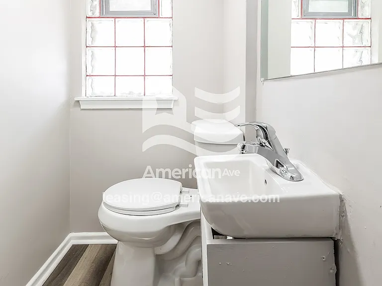 1482147_014_bathroom_13701446.jpg