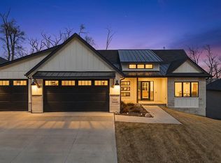 18128 Gretchen Ave, Elkhorn, NE 68022