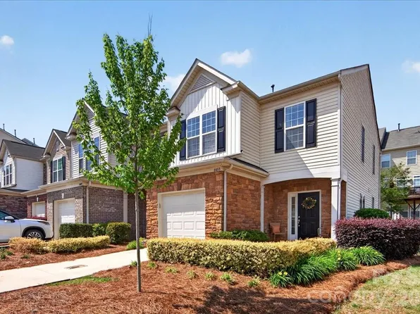 6453 Silver Star Ln, Charlotte, NC 28210