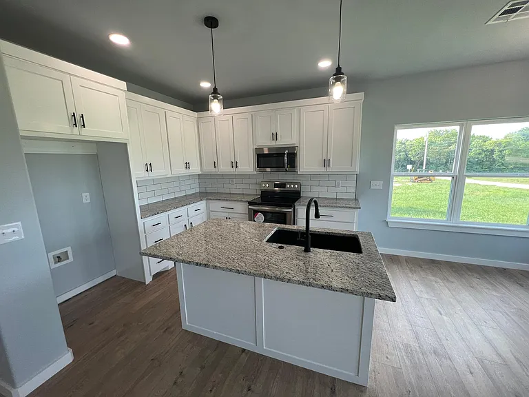 1951 Sunset Rd — Photo 5