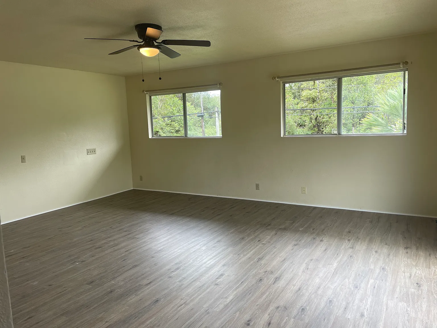 Studio, 400 sqft, $1,200 — Photo 2