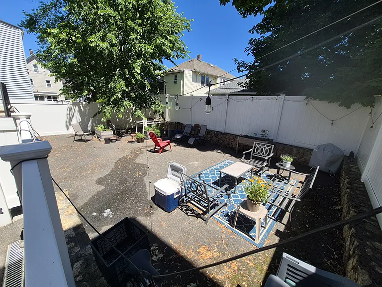 16 Sumner Ave — Photo 8