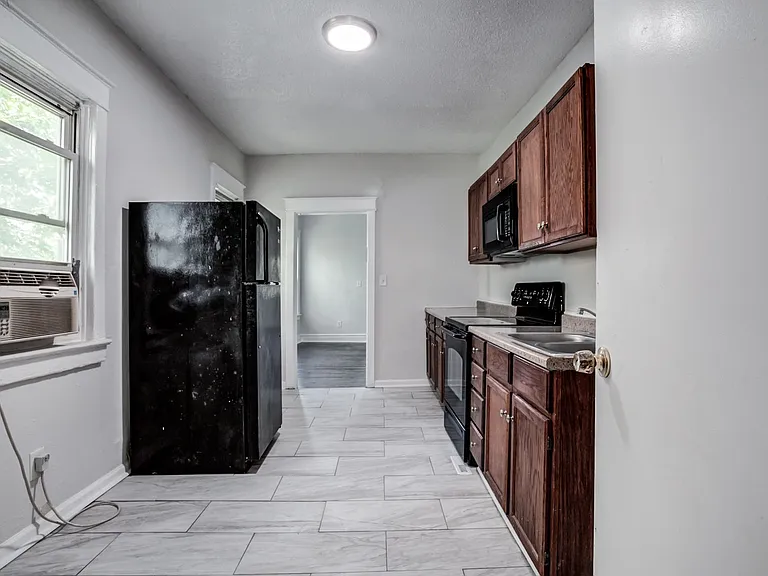3233 Park Ave — Photo 12