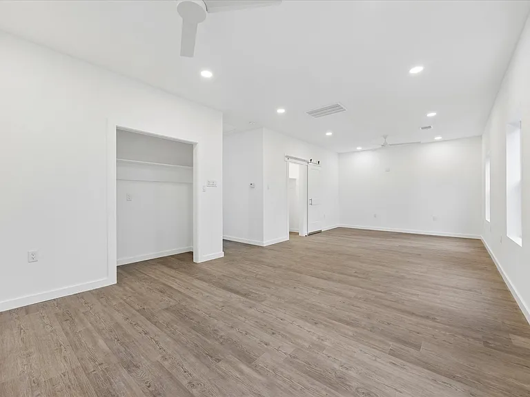 26 Wood Glen Dr — Photo 13