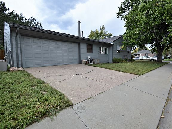 Large Side-Load Garage 