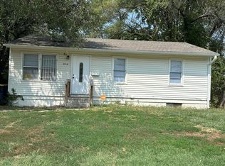 5716 E 39th St, Kansas City, MO 64128