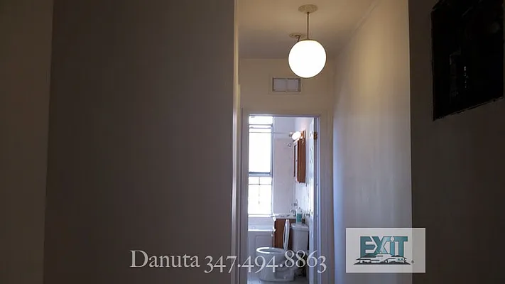 Rented by New York Realty Minimax Inc | media 20