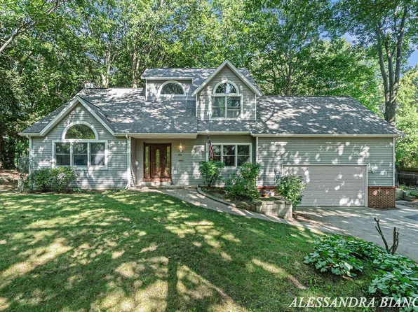 23 S 168th Ave, Holland, MI 49424