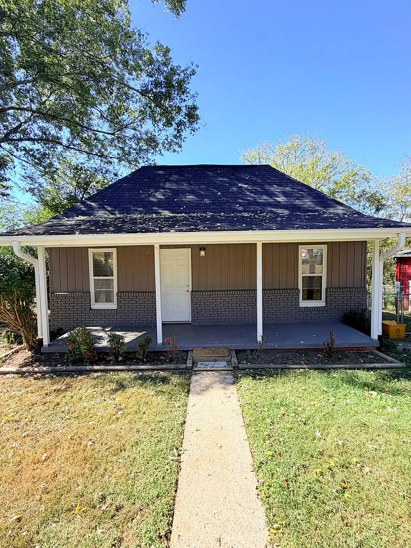 Super Convenient location, 2 Bedroom, 1 Bathroom, Pet friendly! — Photo 1