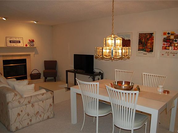 3rd image of 22 Sugar Berry Ln