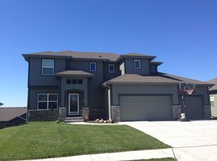 8518 S 104th St, Lavista, NE 68128